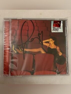SIGNED PHOTO 4 Taylor Swift The Life of A Showgirl CD + Signed Insert Photo 4
